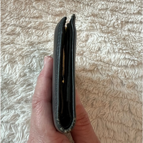 Gucci Supple Black Leather Bi-fold Horseshoe Kisslock - Picture 3 of 14